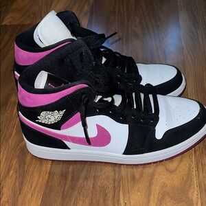 Nike High top air Jordan’s